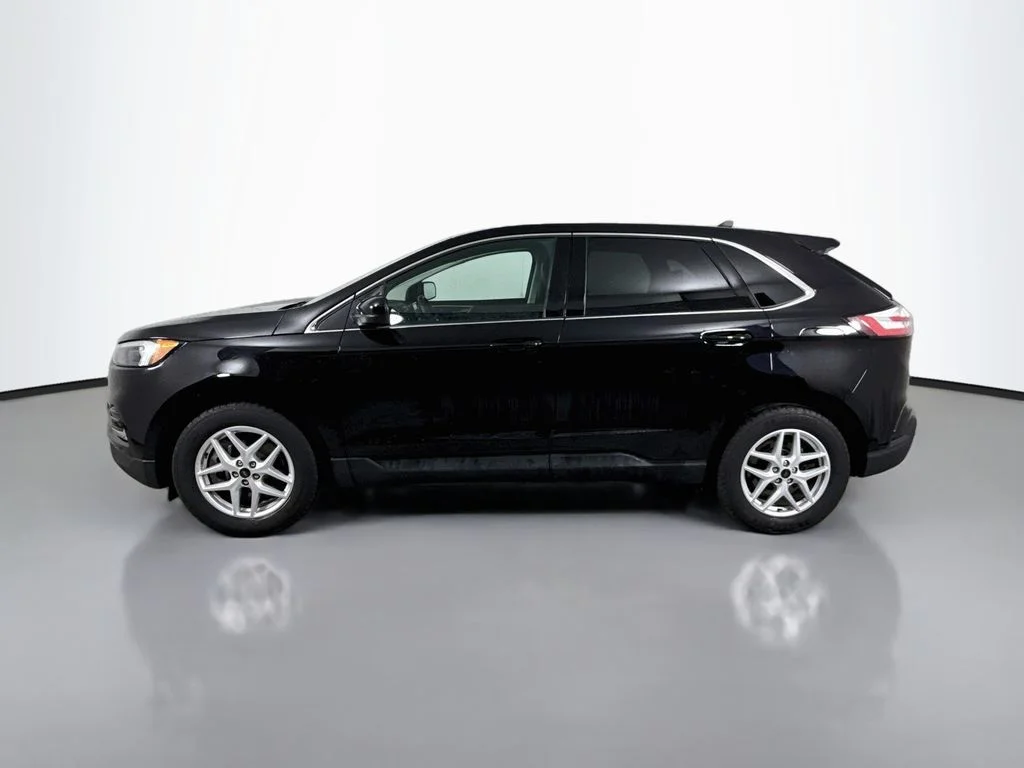 Used 2023 Agate Black Metallic Ford SEL image 8