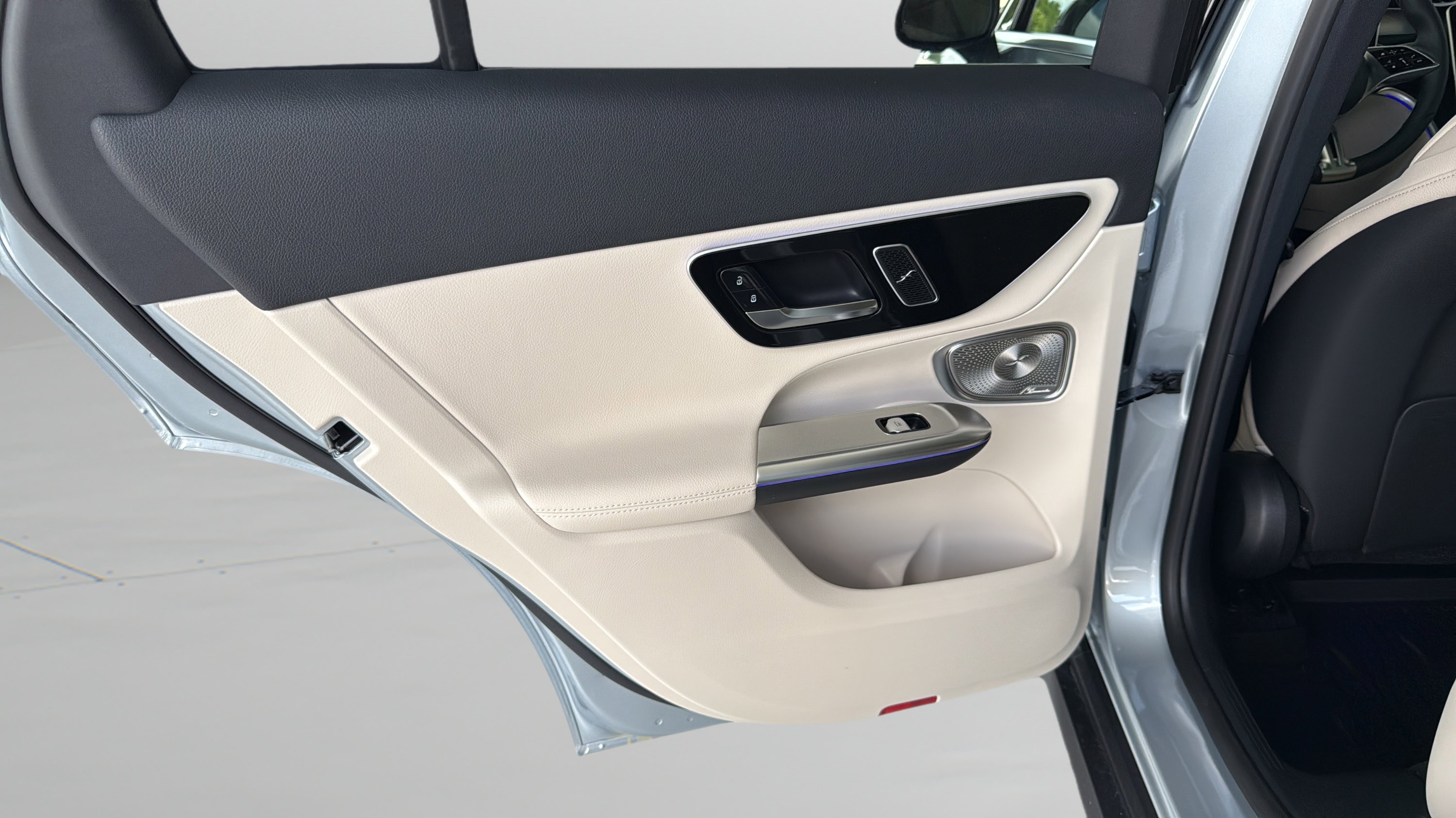 New 2026 Cirrus Silver Metallic Mercedes-Benz GLC 300 image 25
