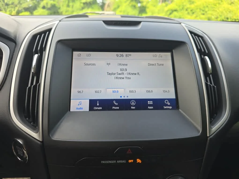 Used 2020 Atlas Blue Metallic Ford SEL image 19