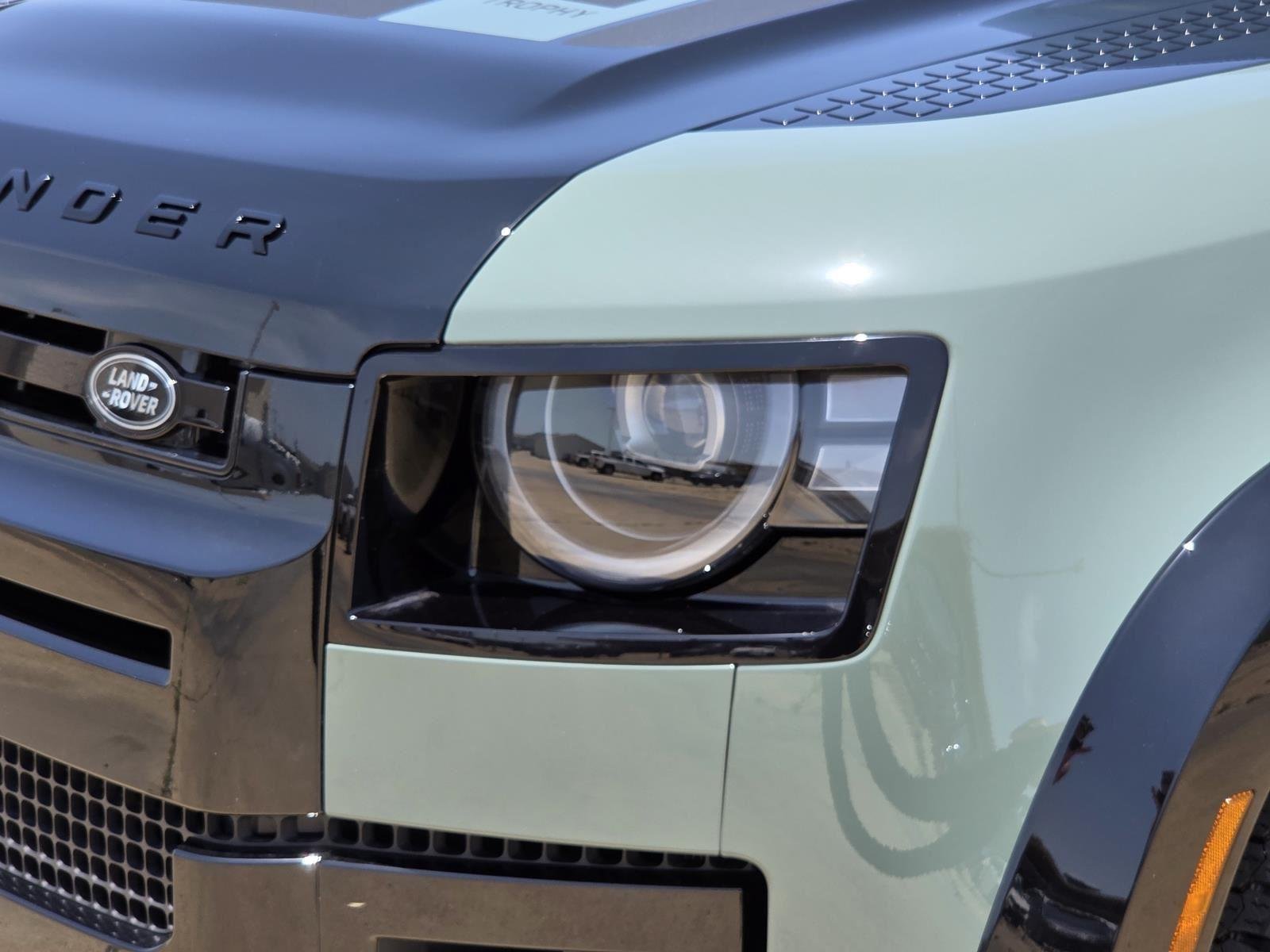 New 2026 Keswick Green LAND ROVER  image 8