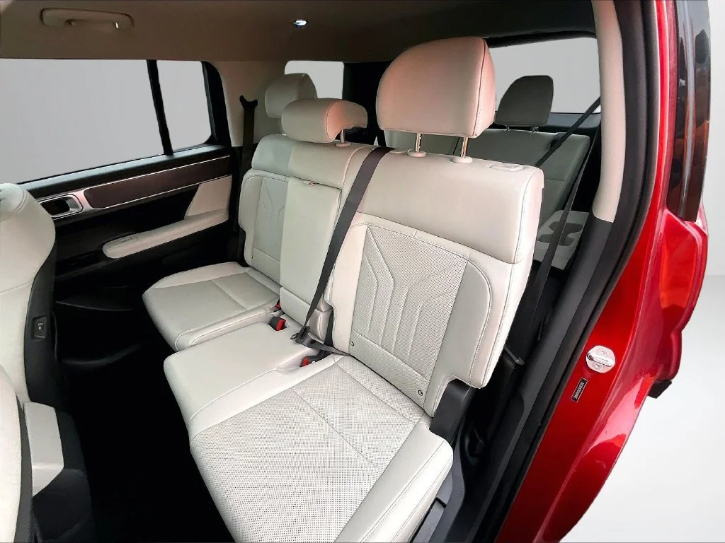 Used 2025 Red Hyundai SEL image 24