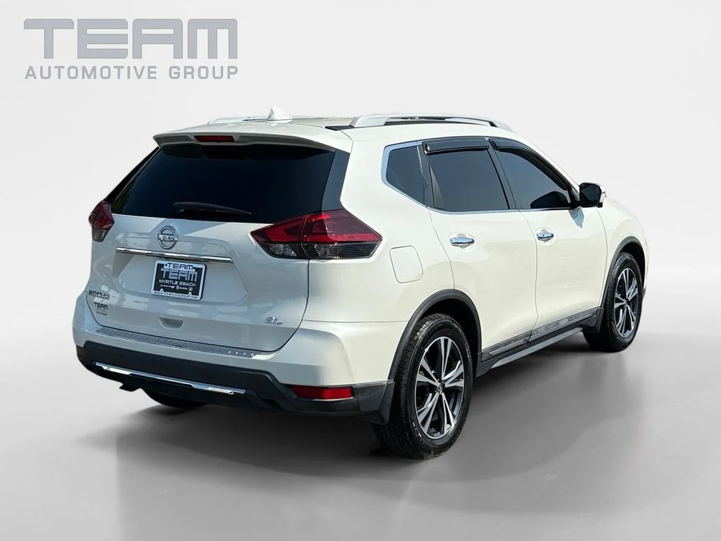 Used 2018 White Nissan SL image 7
