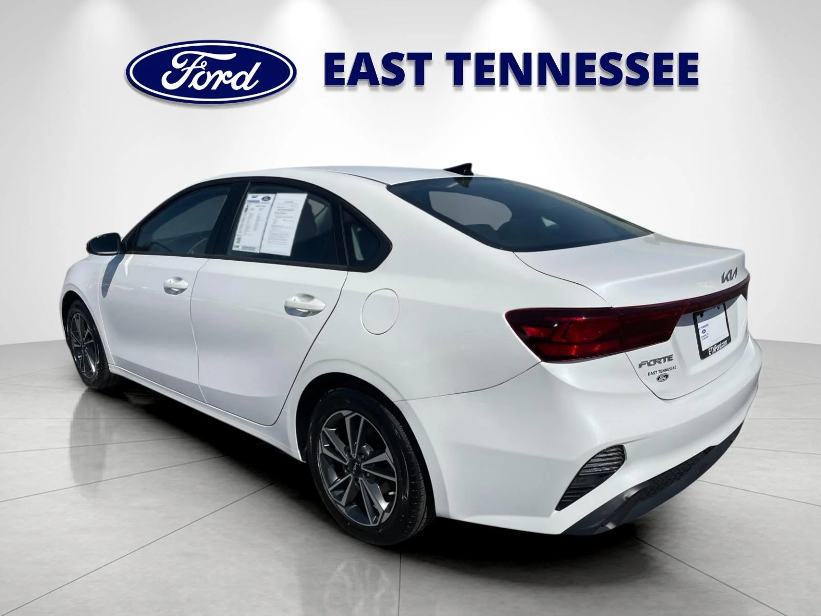 Used 2023 White Kia LXS image 5