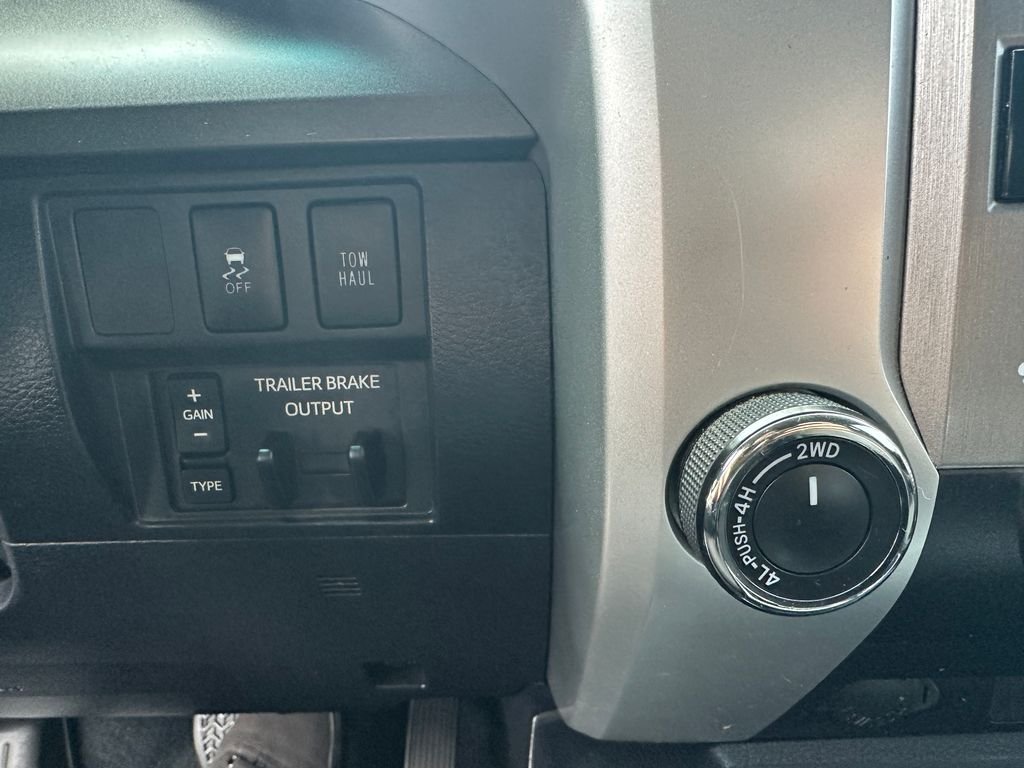 Used 2017 Gray Toyota SR5 image 17