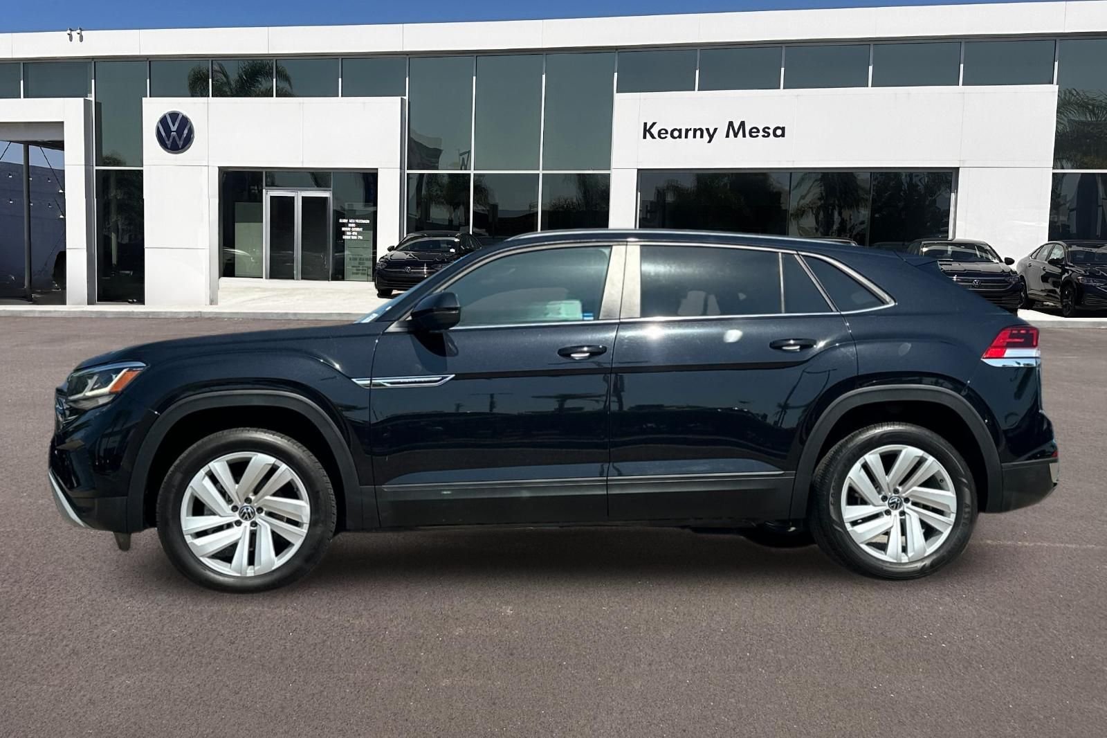 2022 Volkswagen Atlas Cross Sport SE w/Tech - Photo 7