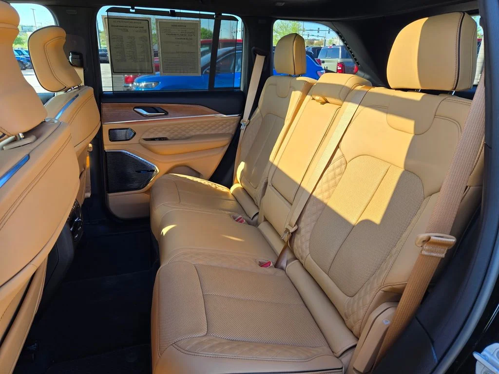 Used 2024 Black Jeep Summit image 32