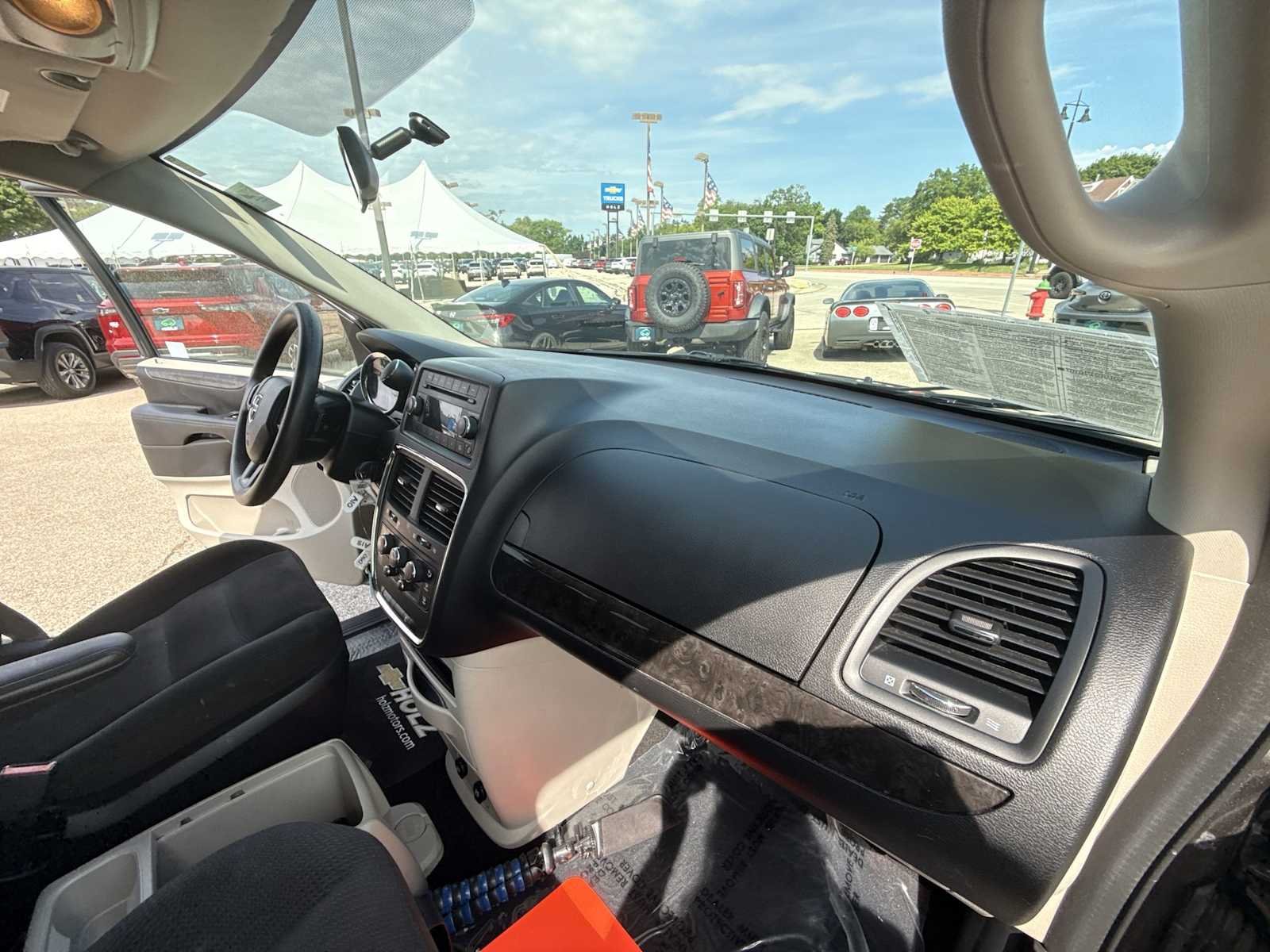 2016 Dodge Grand Caravan SE - Photo 25