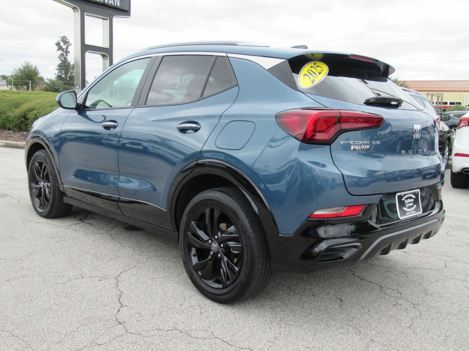 Used 2025 Blue Buick Sport Touring image 4