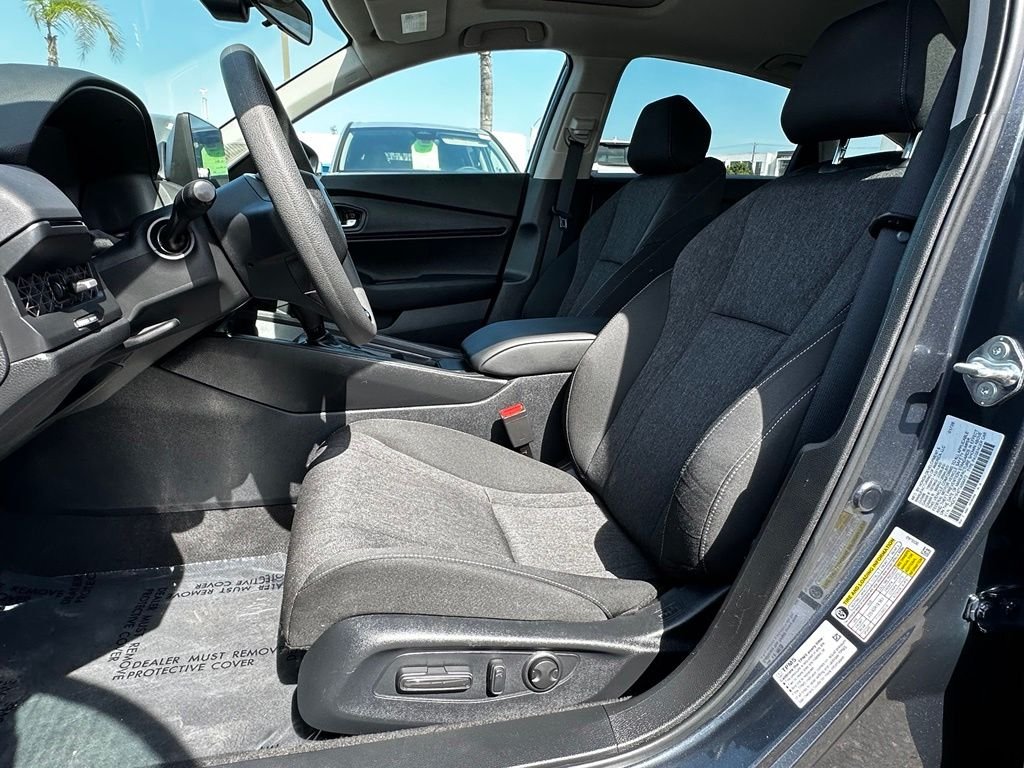 Used 2026 Gray Honda SE image 23