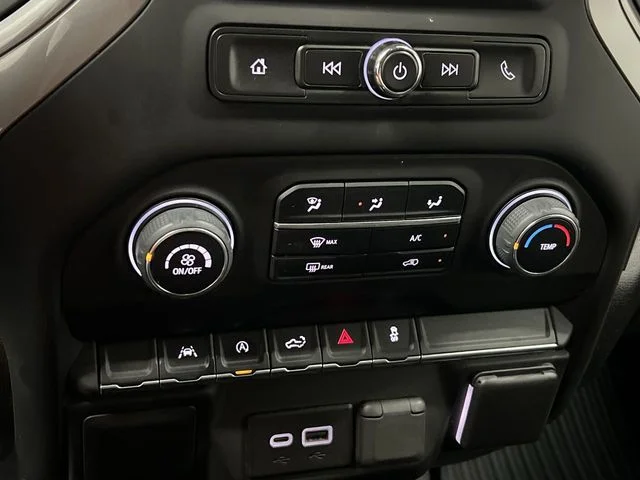 Used 2022 Blue Chevrolet Custom image 18