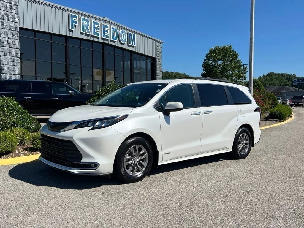 2021 Toyota Sienna XLE