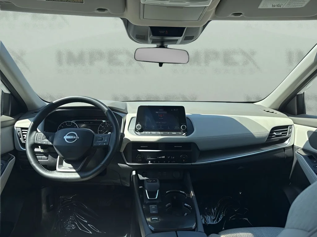 Used 2025 White Nissan SV image 12