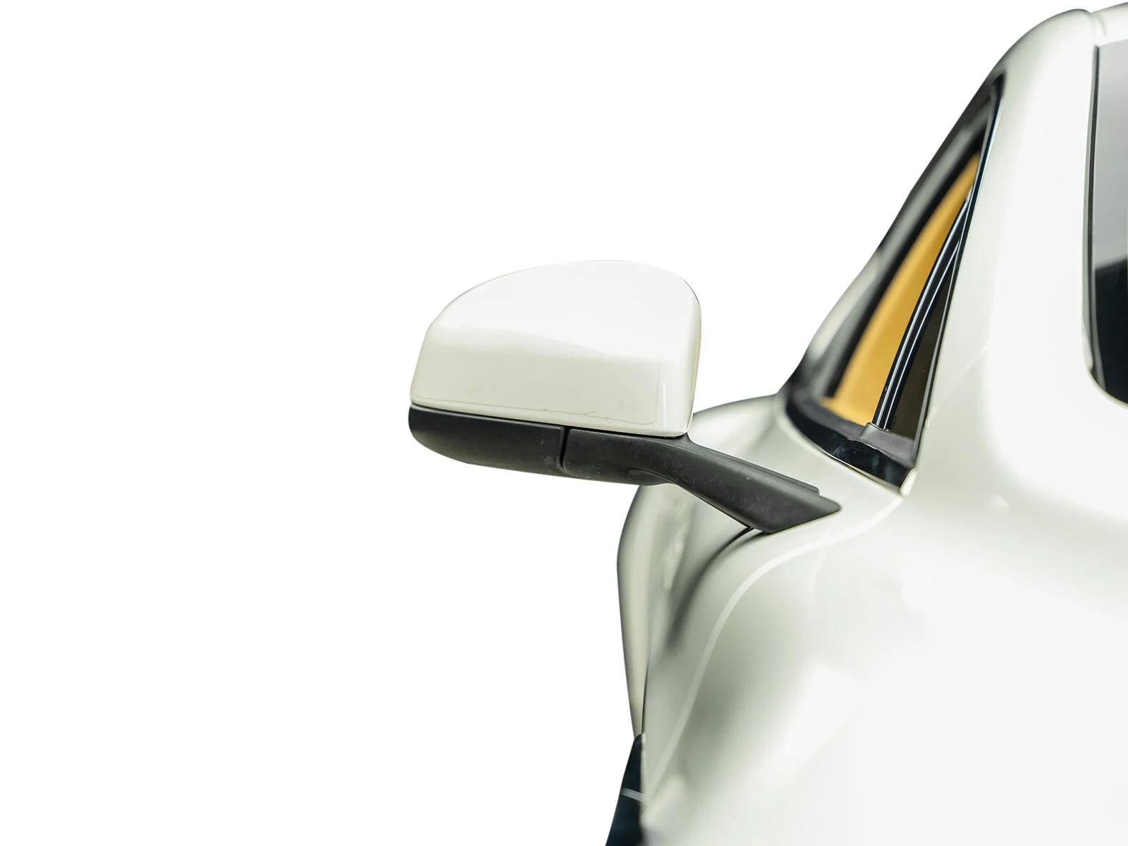 Used 2015 White Aston Martin Base image 12