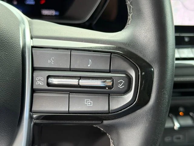 Used 2025 Summit White Chevrolet WT/LT image 25