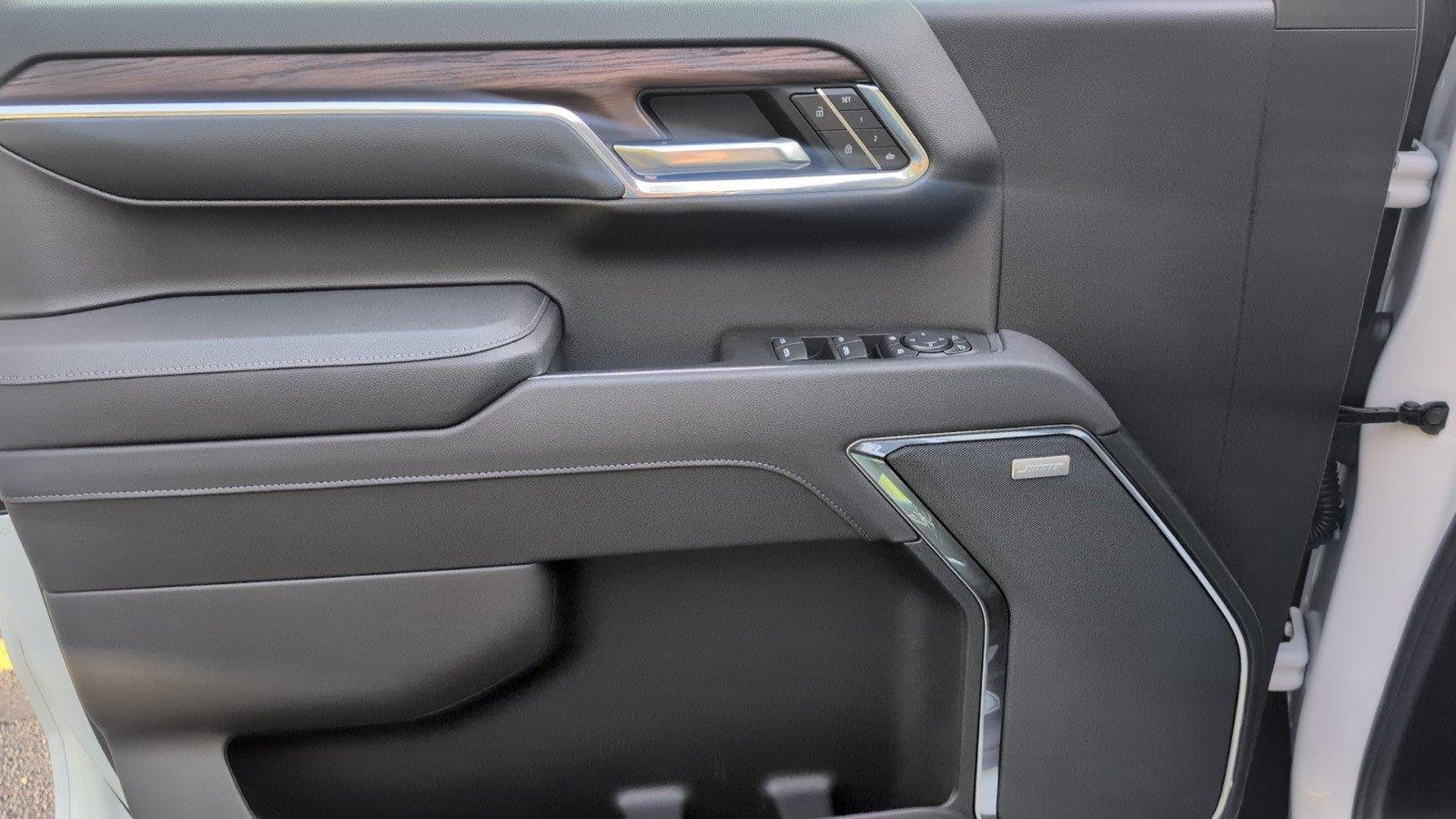 New 2026 Summit White GMC SLT image 19