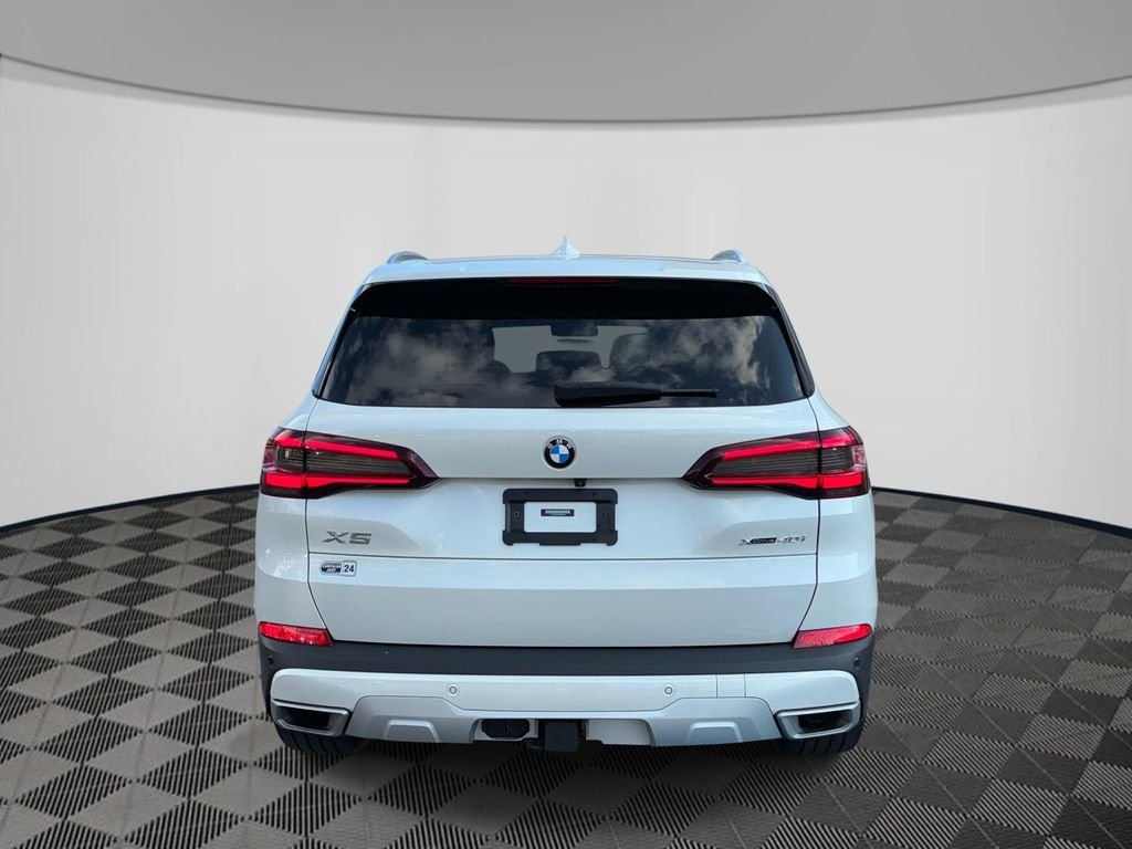 Used 2021 White BMW xDrive40i image 6