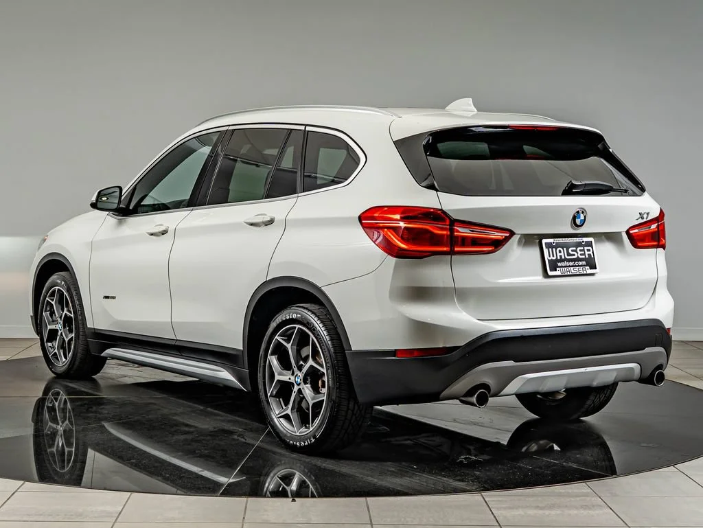 Used 2017 Alpine White BMW xDrive28i image 7