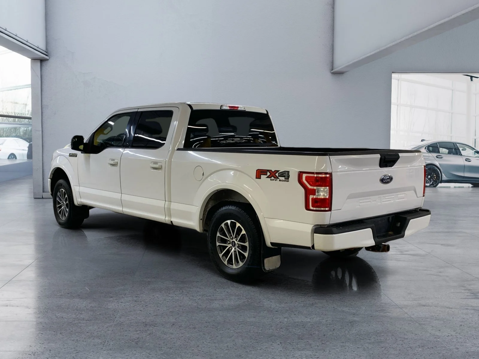 Used 2019 White Ford XLT image 3