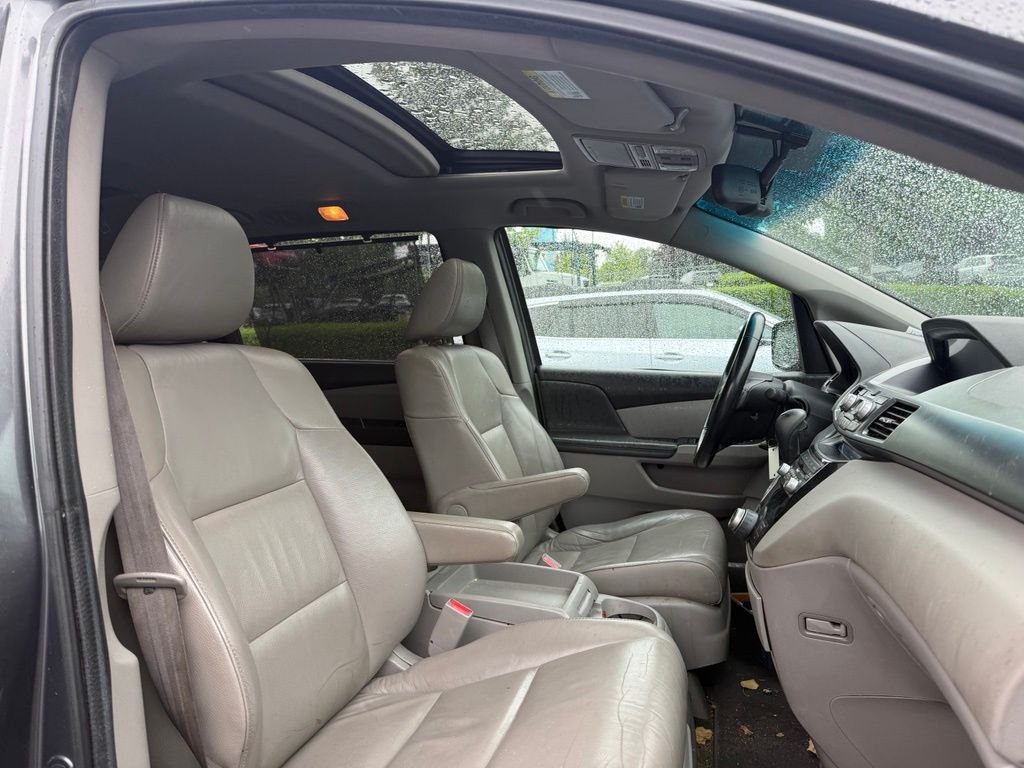 Used 2013 Polished Metal Metallic Honda EX-L image 23