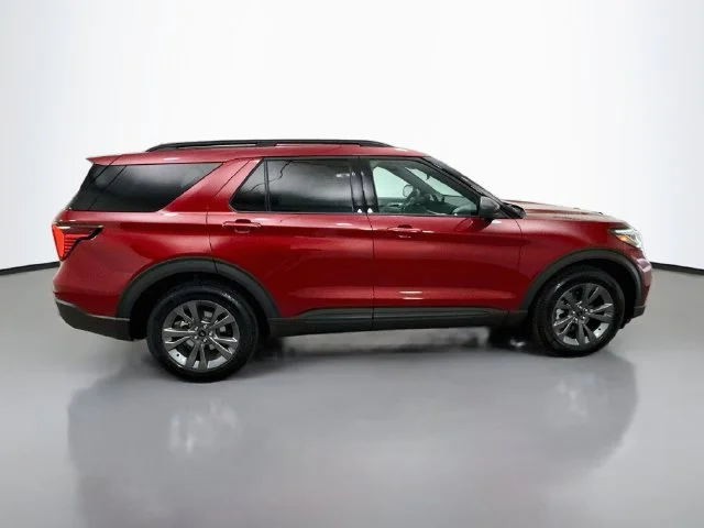 New 2027 Ruby Red Metallic Tinted Clearcoat Ford Active image 8