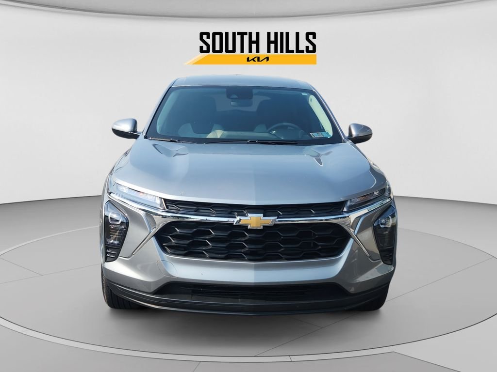Used 2025 Gray Chevrolet LS image 8