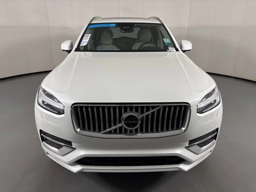 Certified Used 2025 Crystal White Volvo Plus image 3