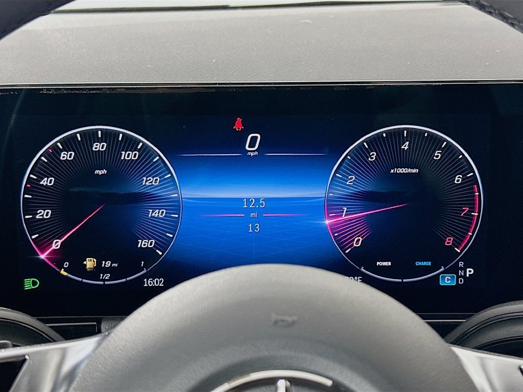 New 2026 Polar White Mercedes-Benz GLA 250 image 42