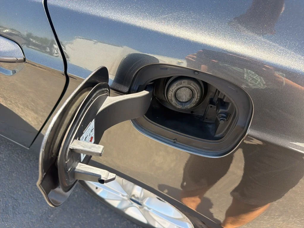 Used 2019 Gray Ford SE image 47
