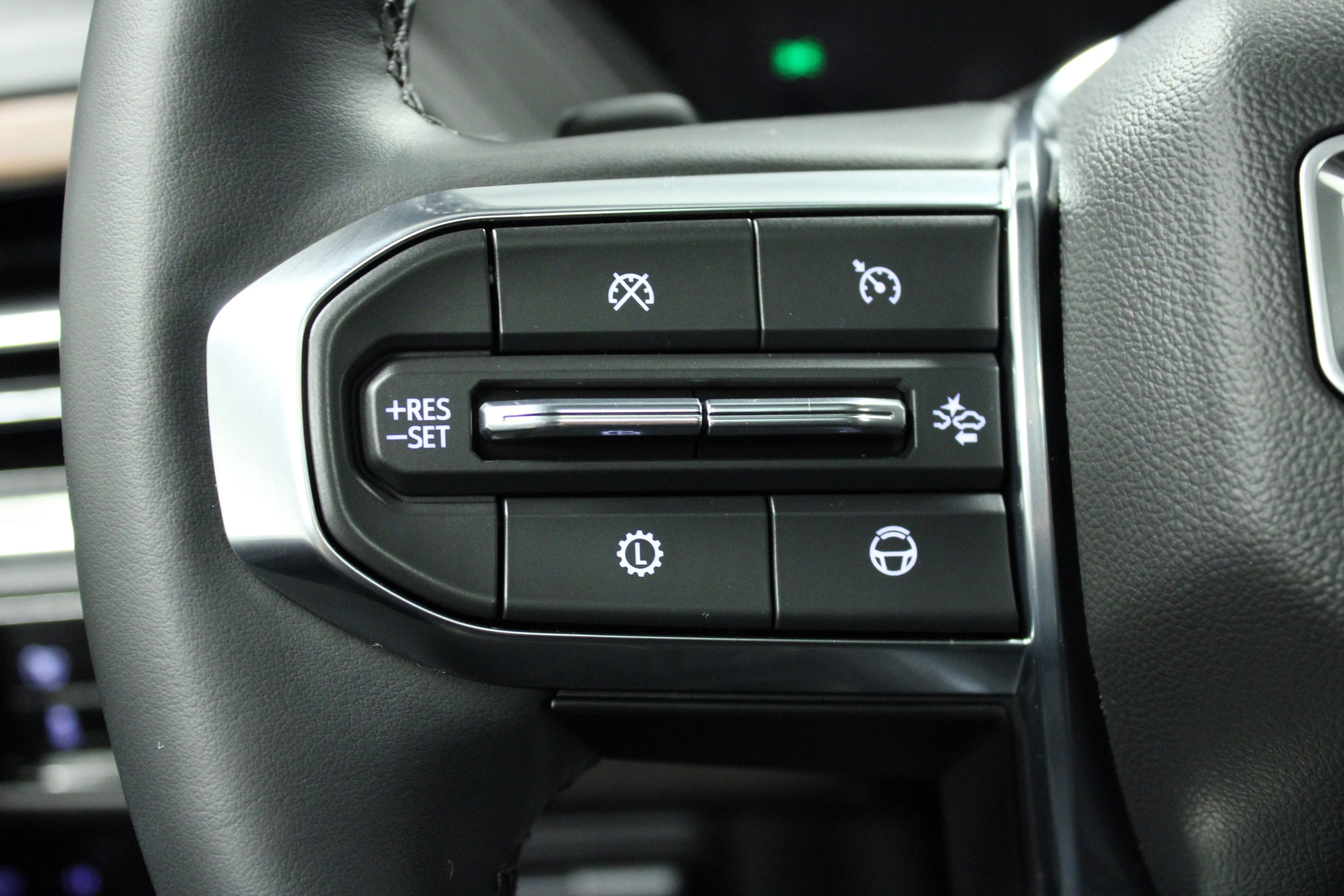 Used 2025 Onyx Black GMC Denali image 22