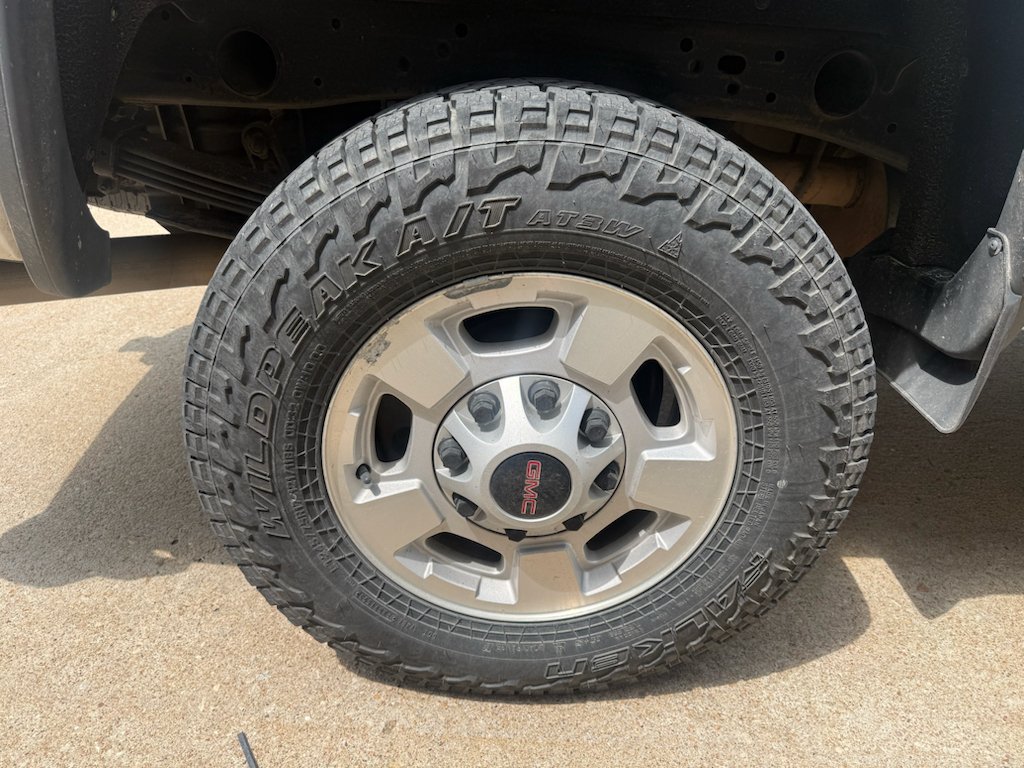 Used 2017 Summit White GMC SLE image 5