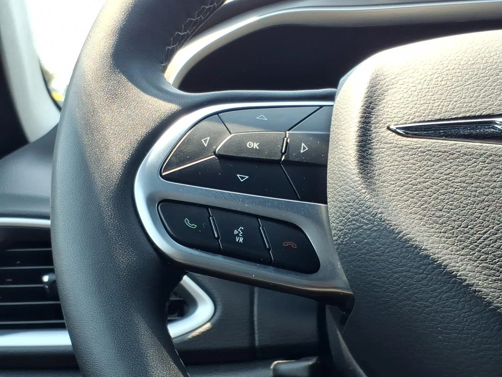 Used 2025 Fathom Blue Pearlcoat Chrysler Select image 25