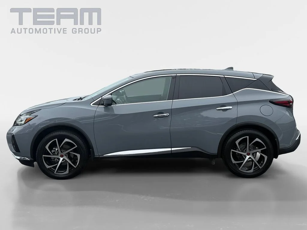 Used 2021 Gray Nissan SL image 4