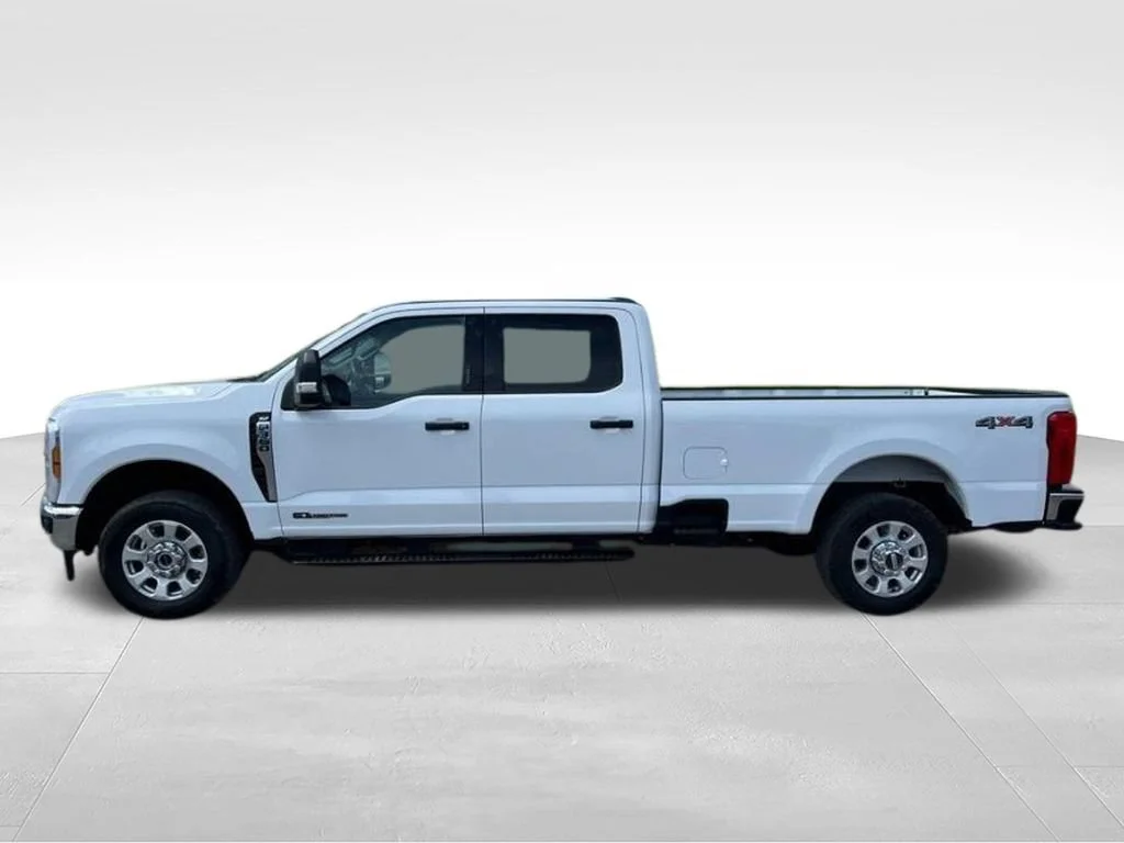 Used 2024 White Ford XL image 8
