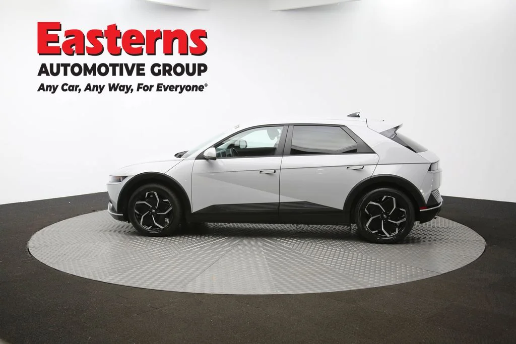 Used 2024 Gray Hyundai SEL image 57