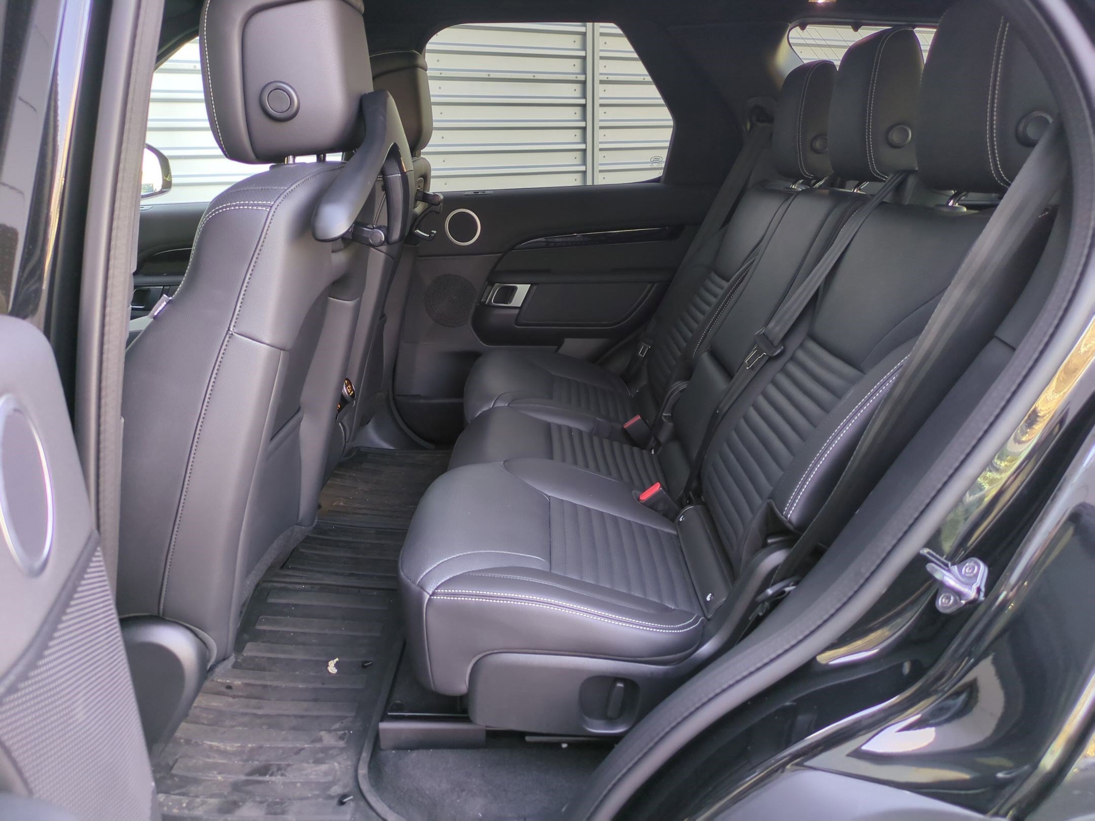 Used 2025 Santorini Black Metallic Land Rover S image 24