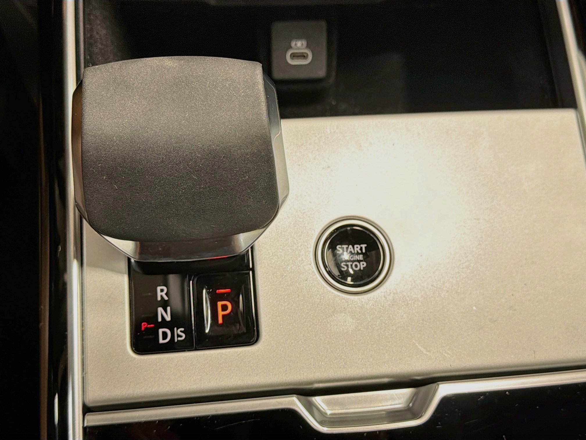 Certified Used 2025 Silver Metallic Land Rover SE image 30