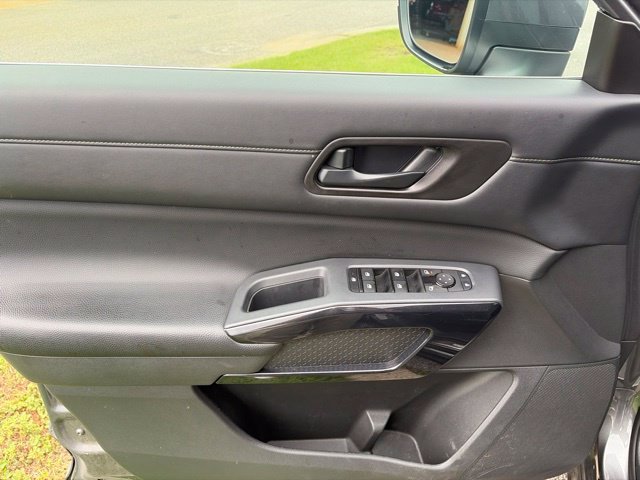 Used 2024 Gray Nissan SV image 28
