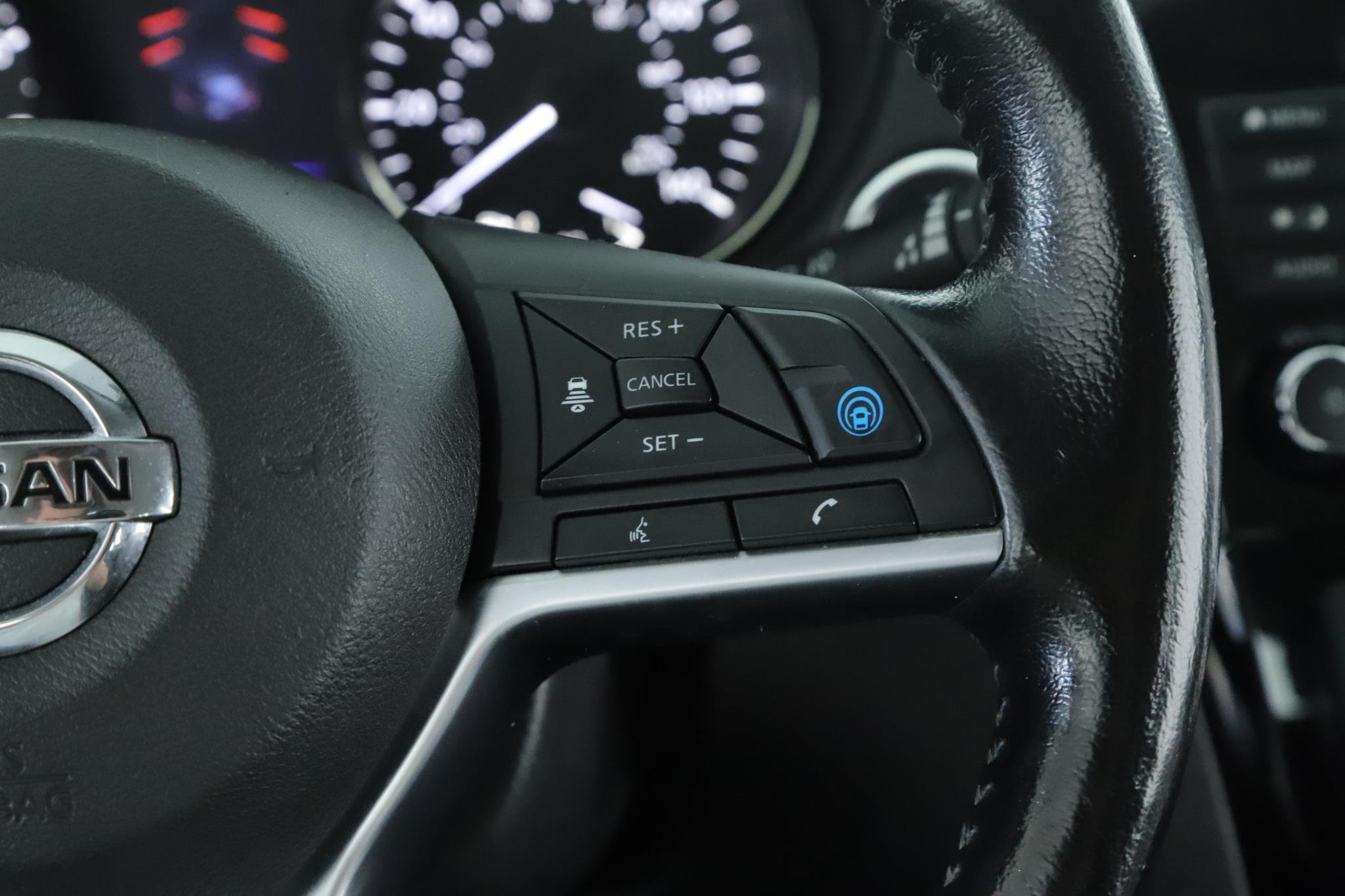 Used 2020 Magnetic Black Pearl Nissan AWD SL image 8