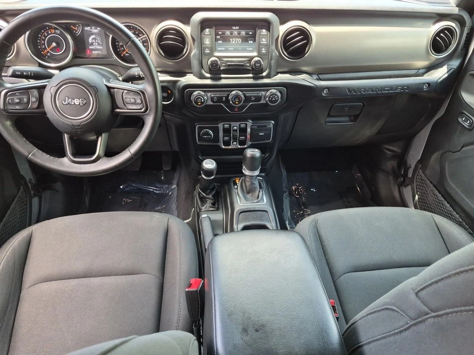 Used 2019 Billet Silver Metallic Clearcoat Jeep Sport S image 18