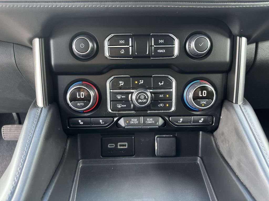 2024 Chevrolet Suburban LT - Photo 34