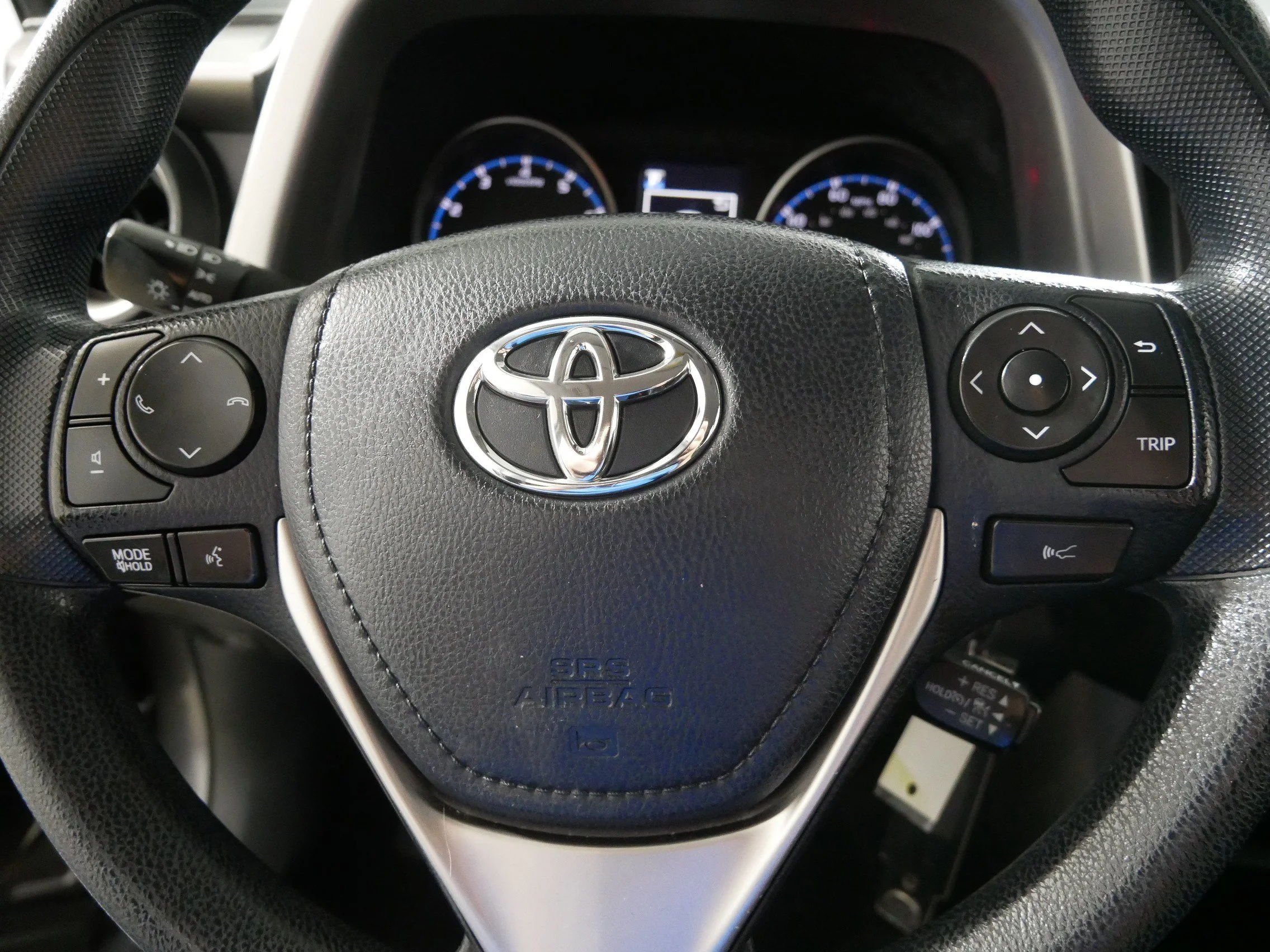 Used 2018 Magnetic Gray Metallic Toyota LE image 25