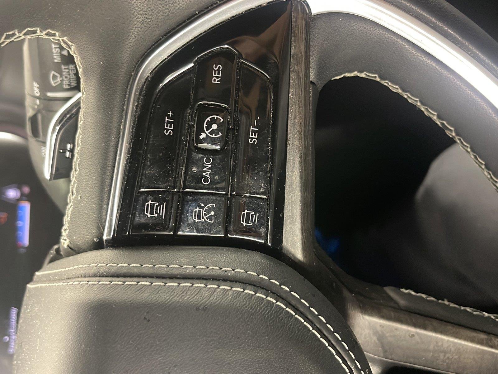 Used 2023 Hydro Blue Pearlcoat Jeep Overland image 23