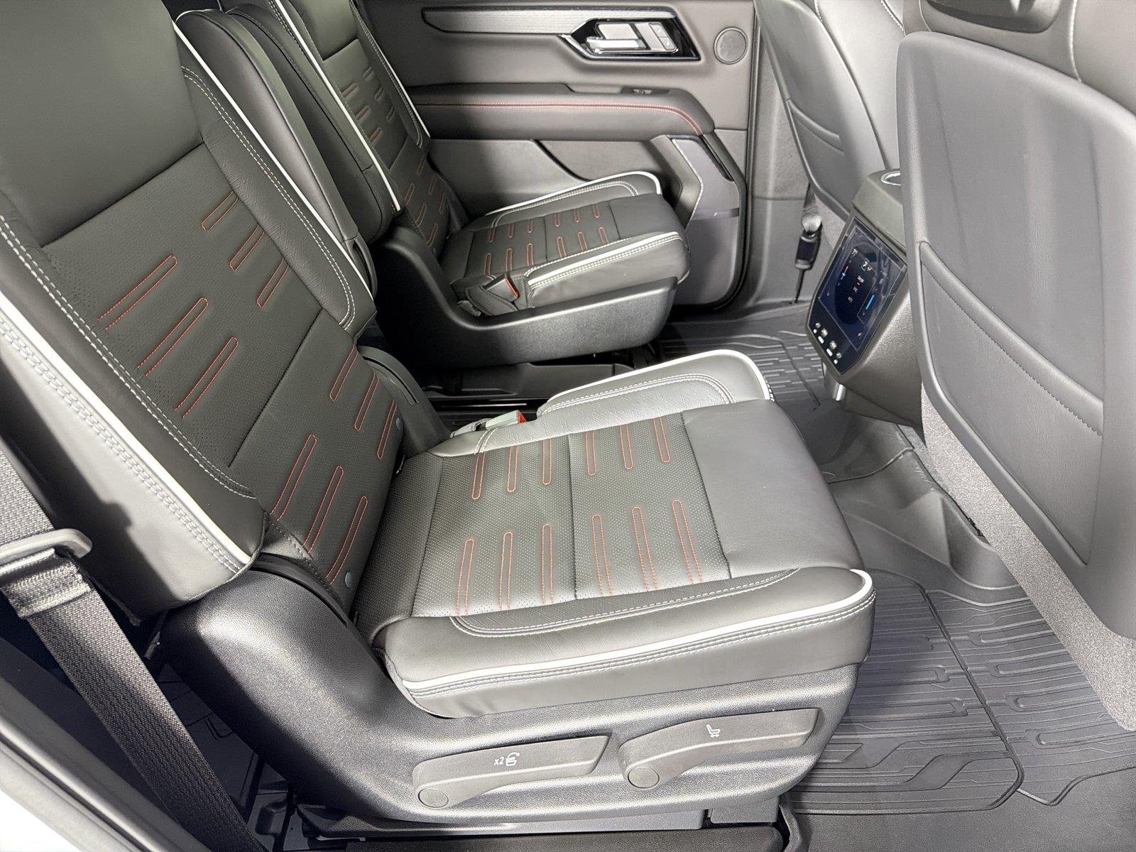 2026 GMC Yukon AT4 Ultimate - Photo 15