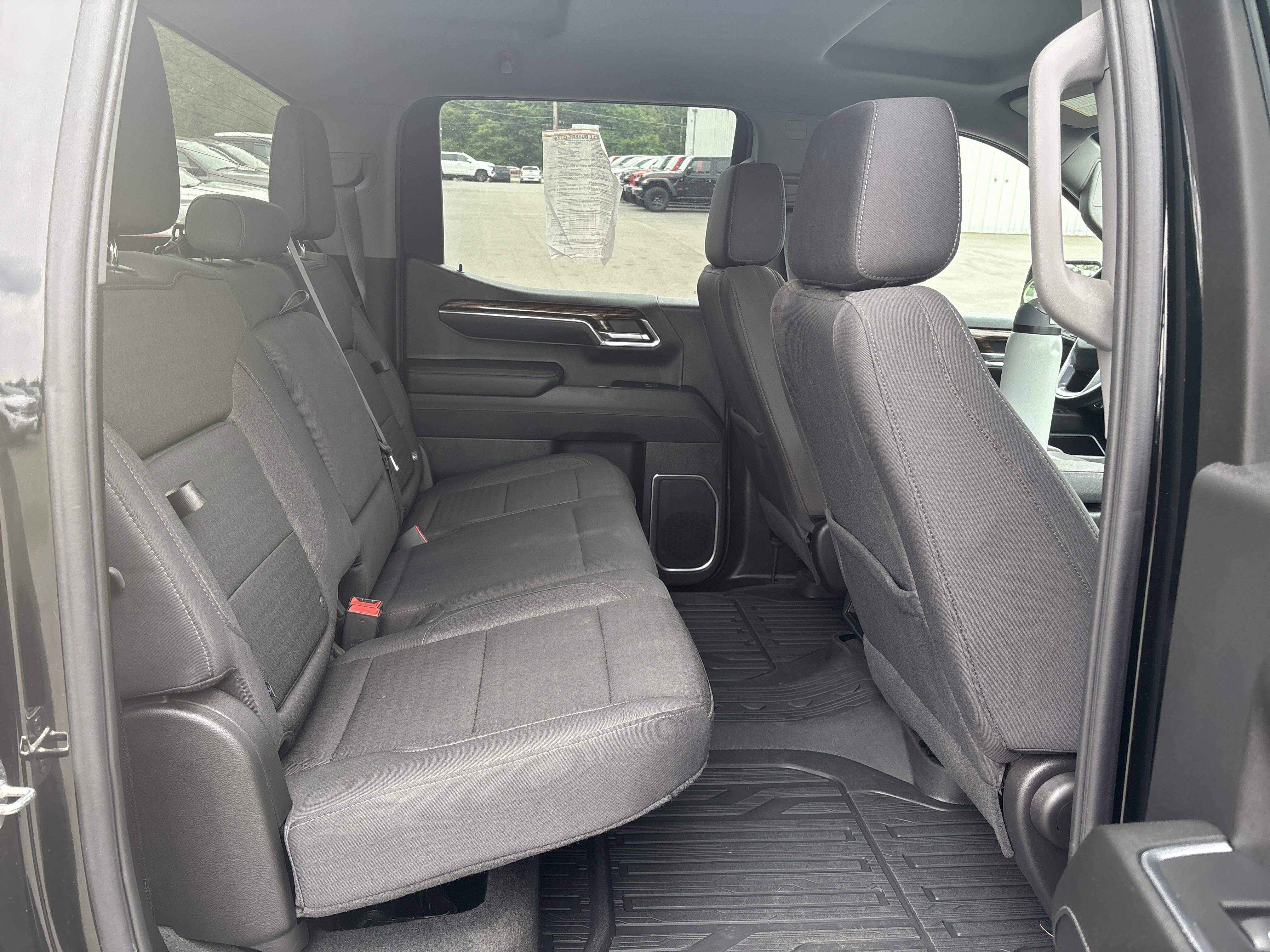Used 2024 Onyx Black GMC Elevation image 13