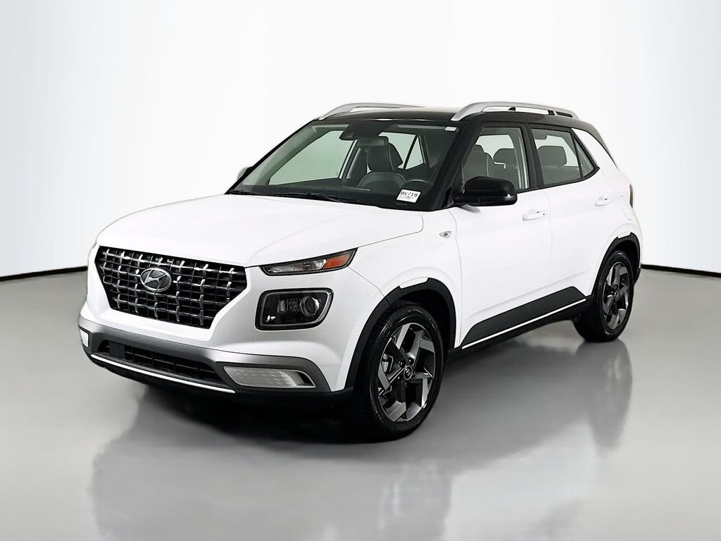 Used 2022 White Hyundai Limited image 3