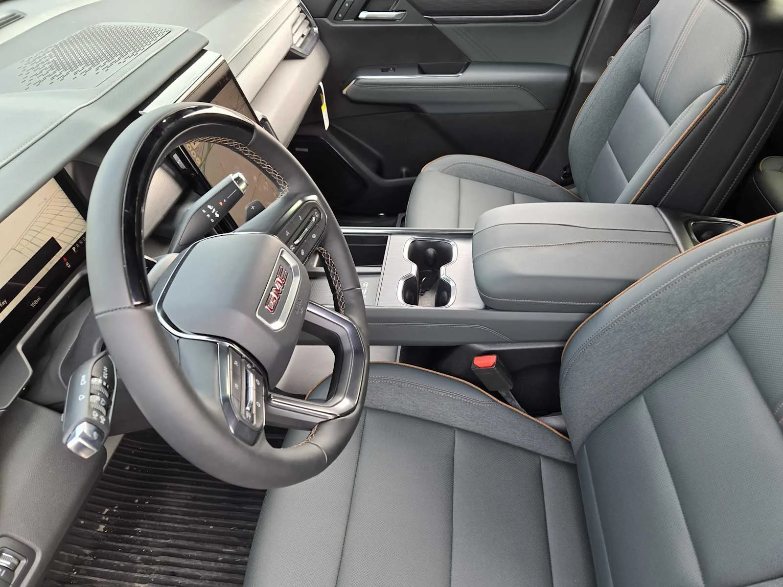 2026 GMC Acadia AT4 - Photo 8