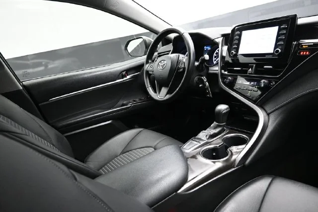 Used 2022 Silver Toyota SE image 13