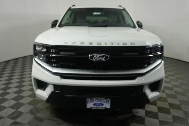 New 2027 Star White Metallic Tri-Coat Ford Platinum image 7