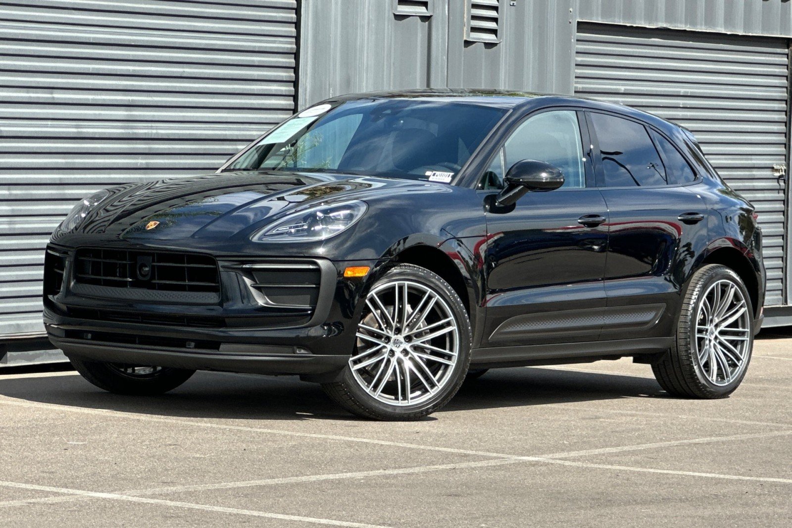 2023 Porsche Macan Base