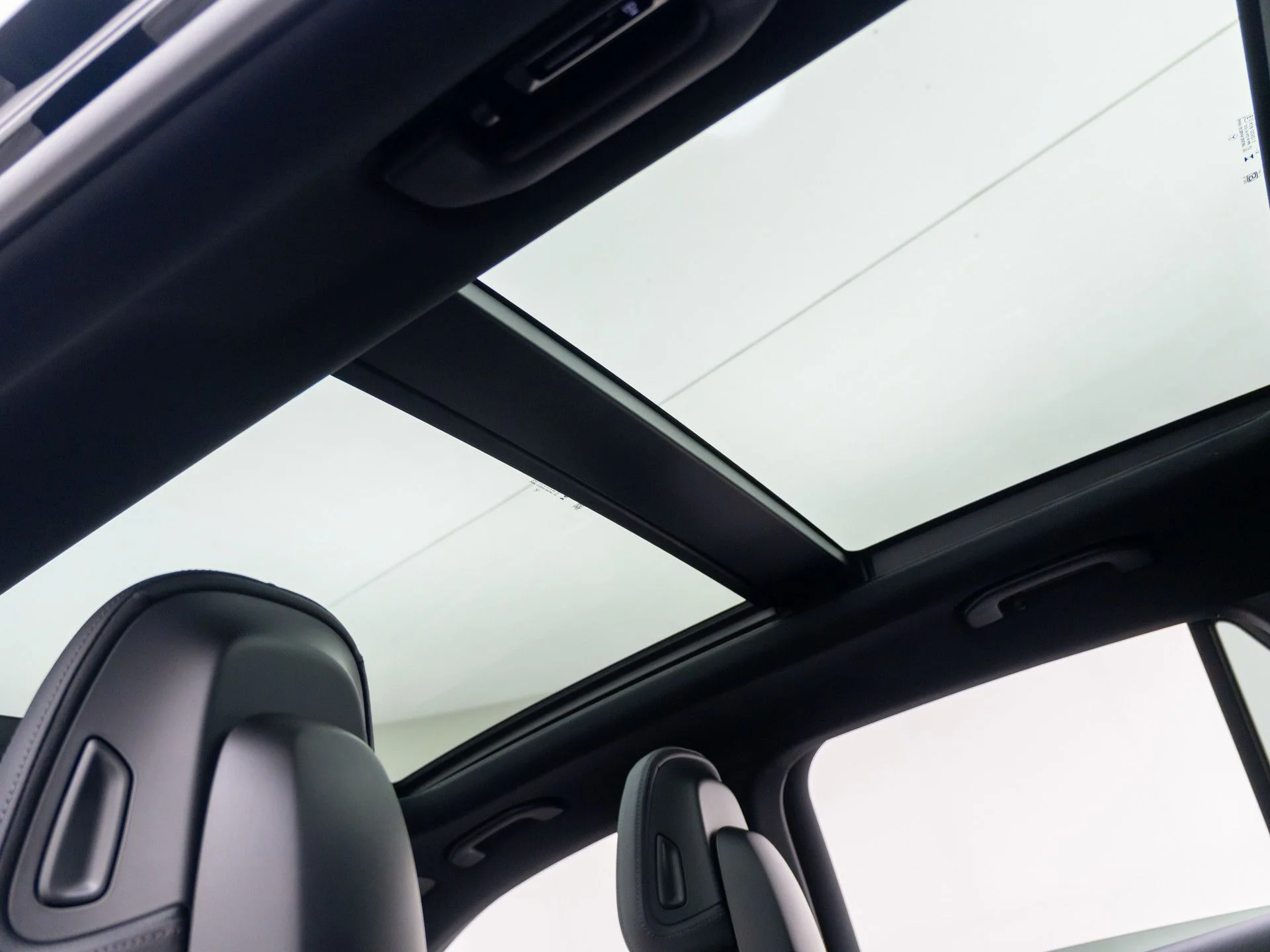 New 2027 Black Mercedes-Benz GLC 300 image 19